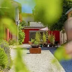Vila Poolside Grand Retreat