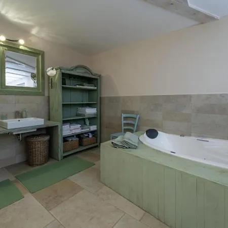 Villa Poolside Grand Retreat Vosteni